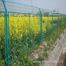 Frame wire mesh fence